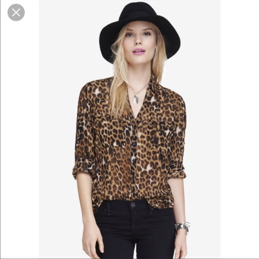 Express the portfolio shirt in leopard print